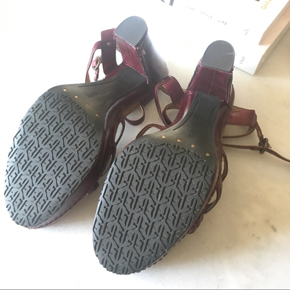 New! Frye Grace T strap leather platform sandal - Picture 2 of 13